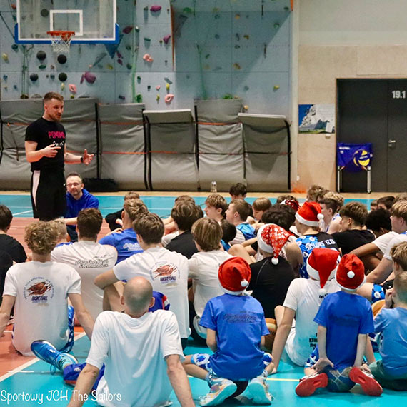 Miko�ajki z The Sailors – sportowa integracja pokole� w �winouj�ciu
