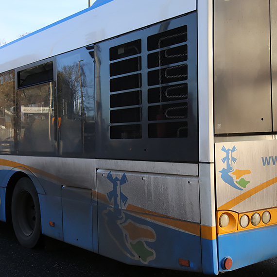 Brudne autobusy w Świnoujściu. Głośne komentarze: ile można jeździć w takim stanie?