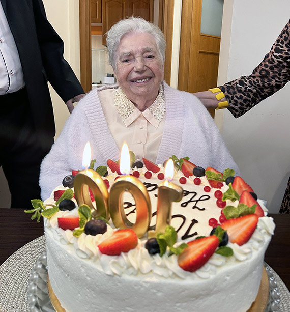 „Sto lat to za mało”. Wzruszające 100. urodziny Pani Henryki Szustoł