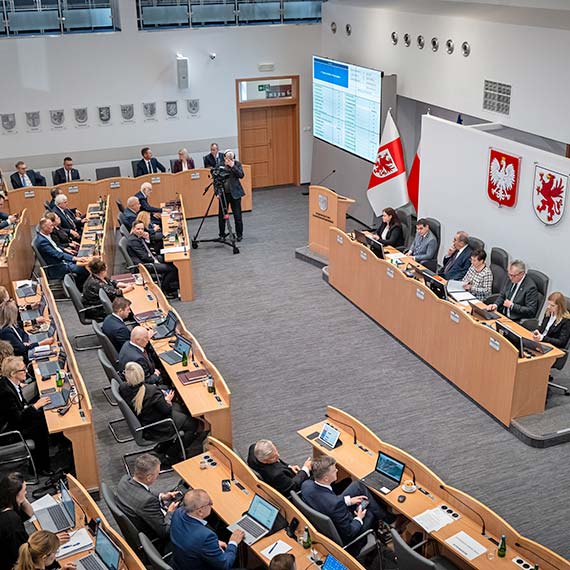 Budżet Województwa Zachodniopomorskiego na 2026 rok uchwalony. Ponad 2 mld zł po stronie wydatków  [1]