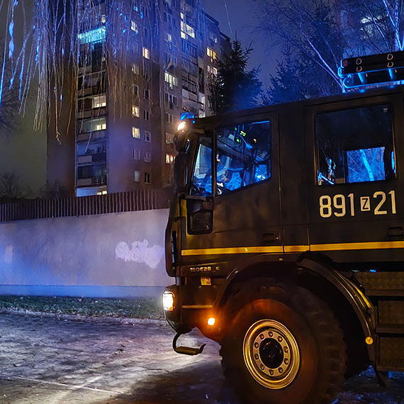 Mieszka�cy wyczuli spalenizn�. Pe�na mobilizacja s�u�b