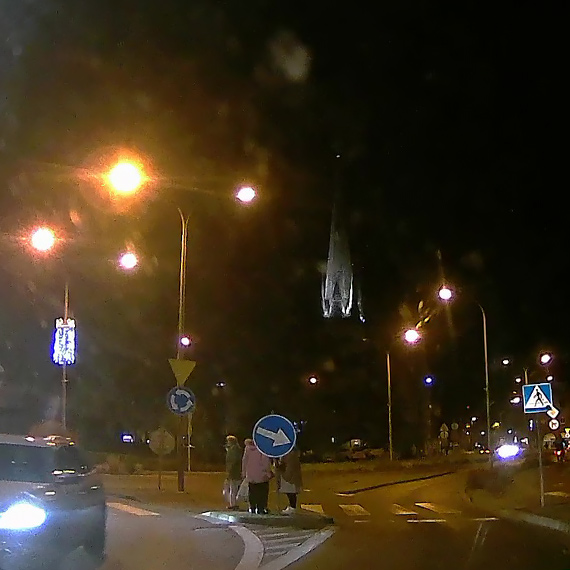 Wysepka to nie miejsce na rozmowy. Kilka minut „gadu-gadu” mo�e sko�czy� si� tragedi�