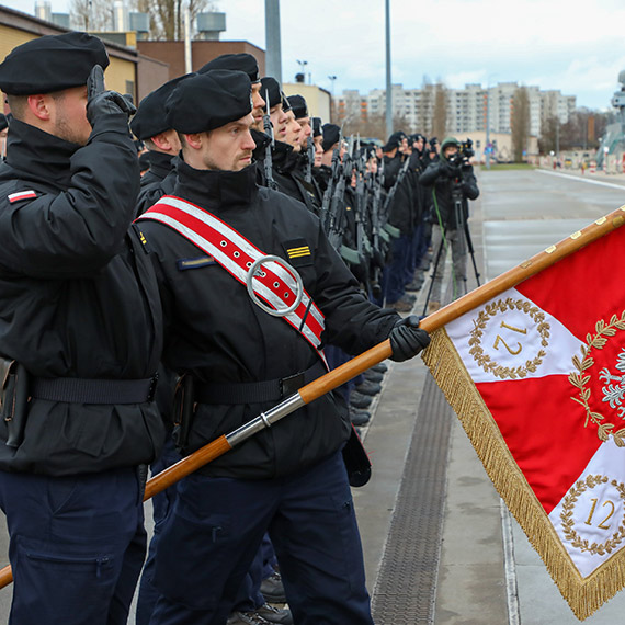 Zmiana warty na Ba�tyku – polscy marynarze kontynuuj� misj� w zespole NATO