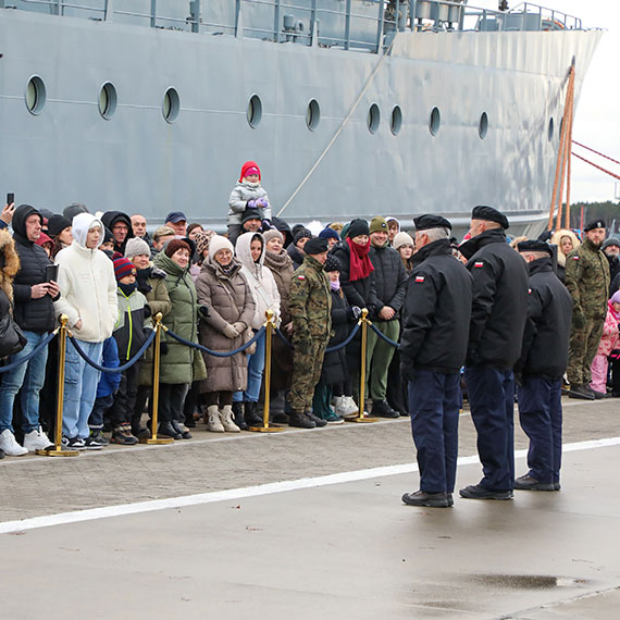 Zmiana warty na Ba�tyku – polscy marynarze kontynuuj� misj� w zespole NATO