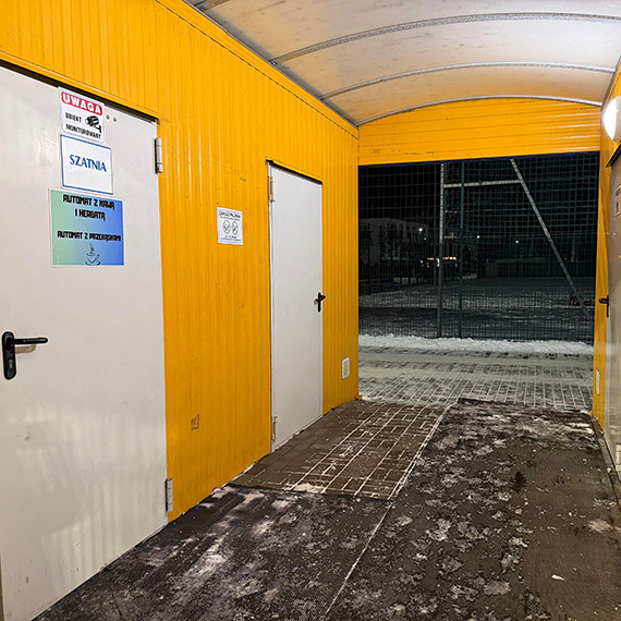 W Świnoujściu lodowiska brak. Mieszkańcy mogą skorzystać z oferty Dziwnowa [2]