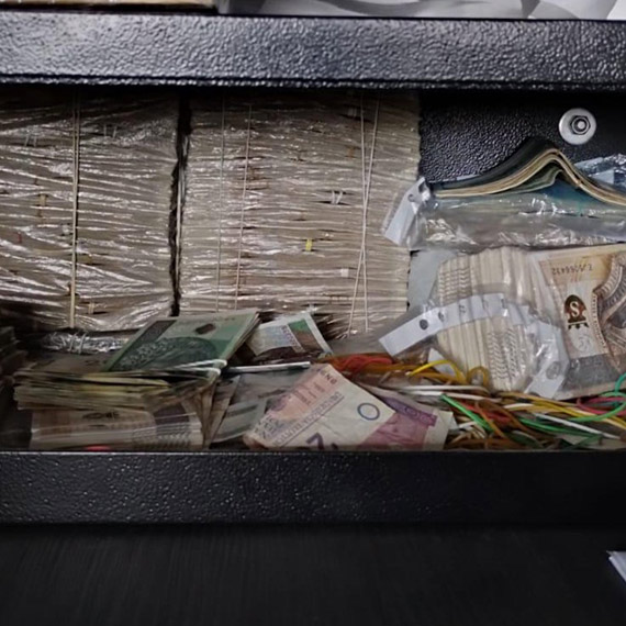 KAS i CBŚP rozbiły zorganizowaną grupę przestępczą, która prała pieniądze i wystawiała puste faktury VAT