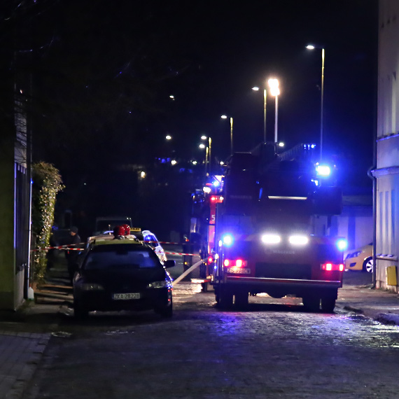 Po�ar komina przy ulicy �u�yckiej w �winouj�ciu. Interweniowa�a stra� po�arna