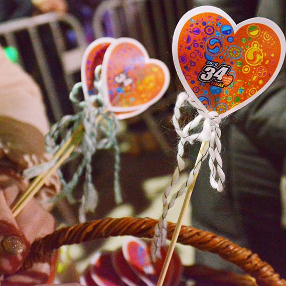 Świnoujście robi swoje. We wtorek zapłonęło serce WOŚP na Placu Wolności [2]