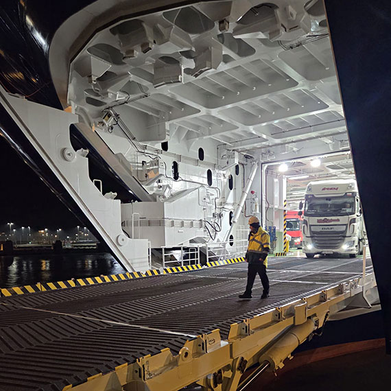 Jantar Unity bezpiecznie dopłynął do Trelleborga i właśnie wraca do Świnoujścia