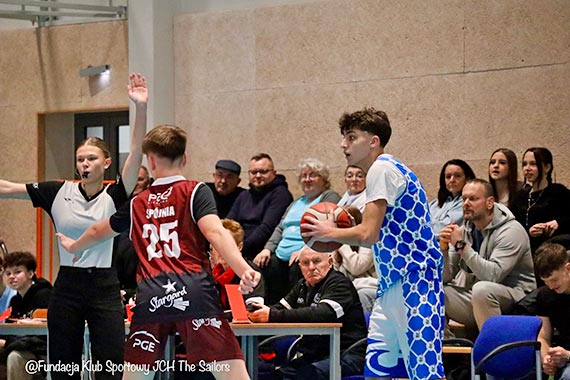 Koszykarski weekend w �winouj�ciu. Wygrana U19 i pierwsza pora�ka U16