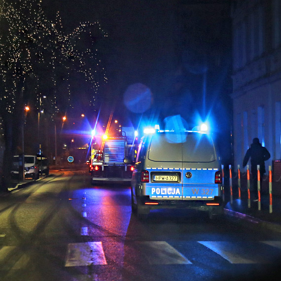 Podejrzenie zatrucia czadem przy ul. Konstytucji 3 Maja. Dwie osoby ewakuowane