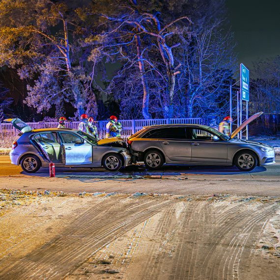 BMW uderzy�o w Audi przy Aldi na ulicy Karsiborskiej