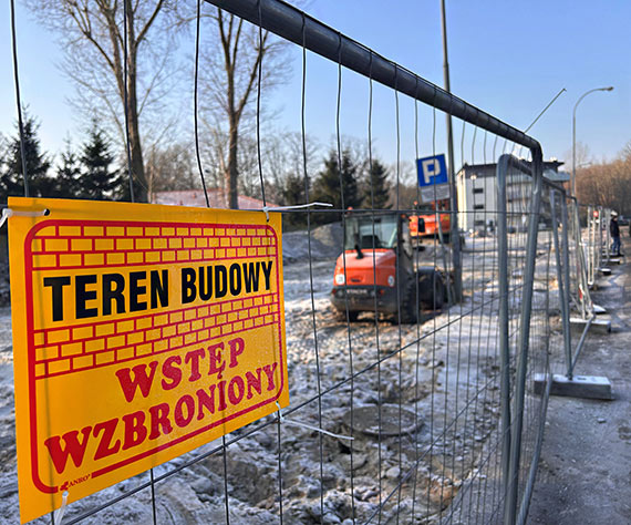 Dla armii parking, bo mamy bardzo wa�n� drog�