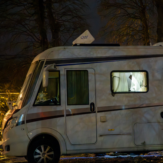 Włamanie do campera na Basenie Północnym. Policja prowadzi śledztwo [1]