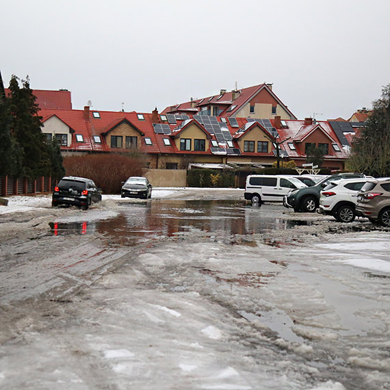 Zamarznięta ziemia, zalane tereny