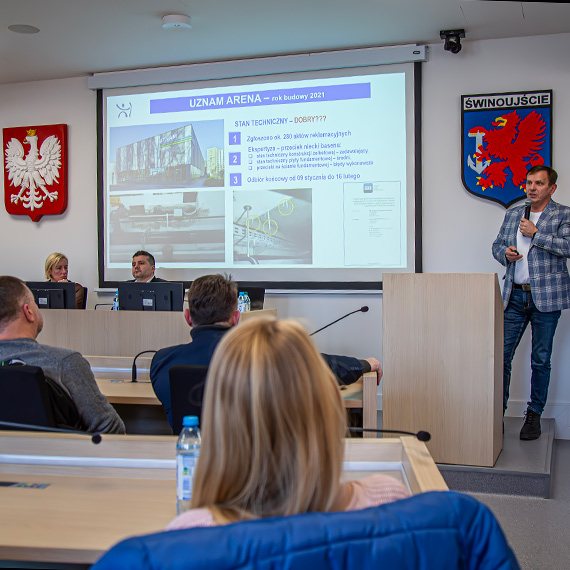 Techniczny raport obiektów OSiR: ograniczenia, przecieki, zalewania i pomosty w stanie agonalnym. Zobacz film!