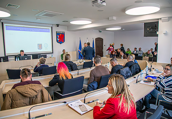 Techniczny raport obiekt�w OSiR: ograniczenia, przecieki, zalewania i pomosty w stanie agonalnym. Zobacz film!
