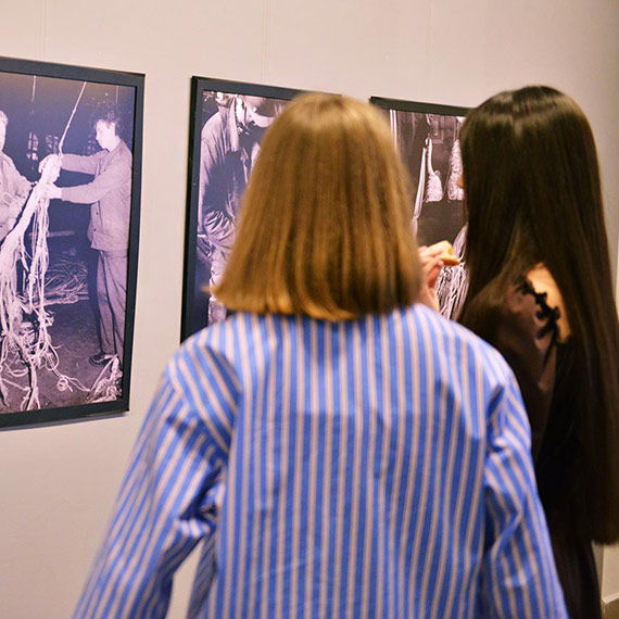 PPDiUR „Odra”-archiwalne fotografie, proza życia rybaków i… natchniona poezja. Galeria „Art” podjęła próbę zmieszania żywiołów, nazbyt chyba odważnie!