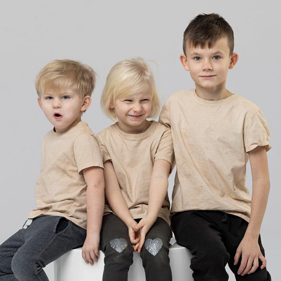 Prawie 80 tys. dzieci i system, który nie nadąża. Czy da się naprawić zranione dzieciństwo?