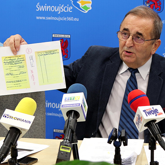 �murkiewicz i „��ta karta” ewidencyjna cz�onka ORMO. Dokument, kt�ry mia� znikn��, dzi� potwierdzony i prawdziwy. Zobacz film!