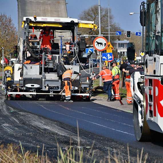 Szybki remont ulicy w centrum [1]