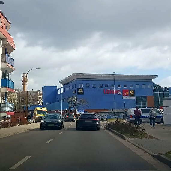 Samochodem przejechał po stopie 8-latka. Kierowca odjechał, policja go szuka