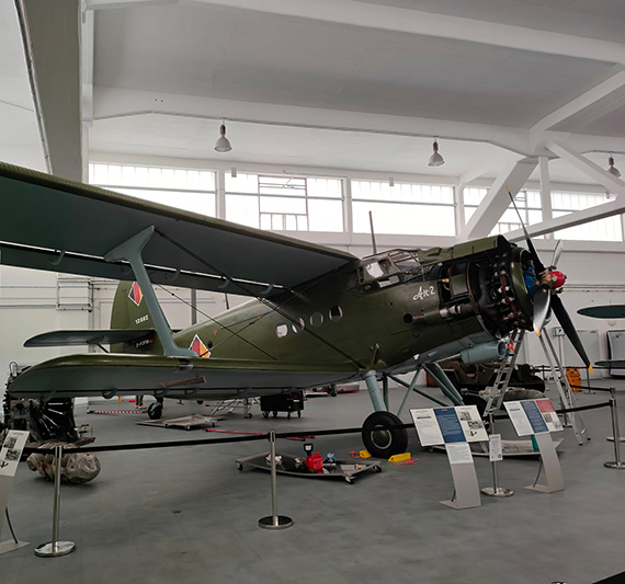 Hangar 10 w Zirchow zn�w otwarty. Wracaj� historyczne samoloty i lotnicze emocje