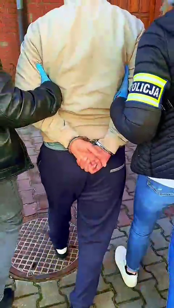 Kolejni zatrzymani po meczu Flota Świnoujście - Elana Toruń. Dwaj mężczyźni trafili do sądu