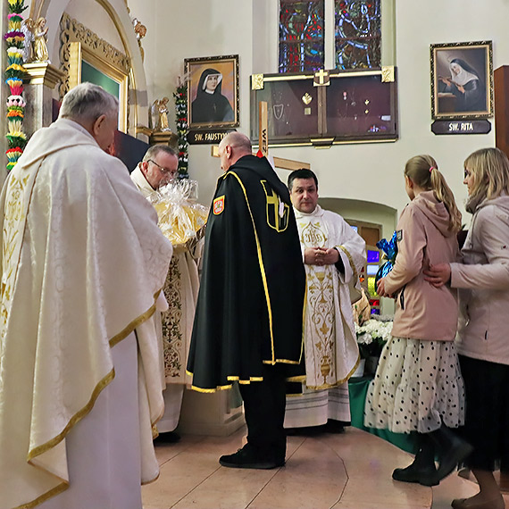 Od czwartkowej mszy świętej wieczerzy pańskiej rozpoczęły się obchody Triduum Paschalnego; męki, śmierci i  zmartwychwstania Chrystusa [3]