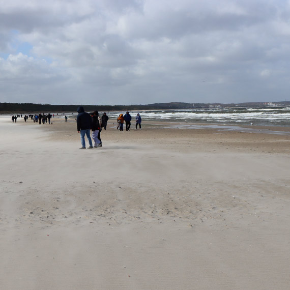 Wyj�tkowo ch�odny drugi dzie� �wi�t nad morzem