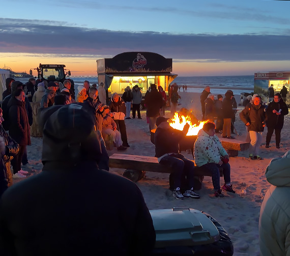 Podgl�damy s�siad�w - tak bawi si� Ahlbeck nad morzem. Zobacz film!