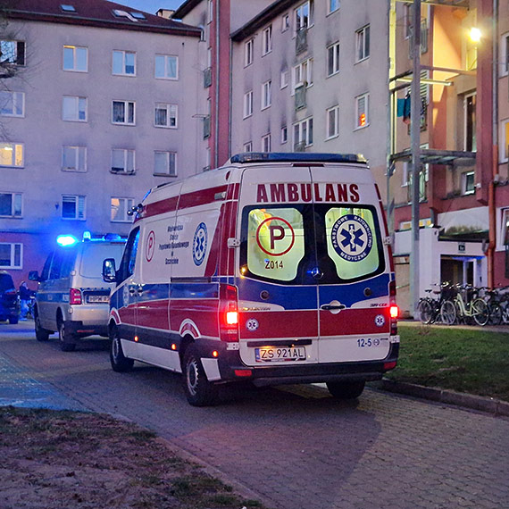 Zgon 82-latka w Świnoujściu. Na miejscu policja i pogotowie