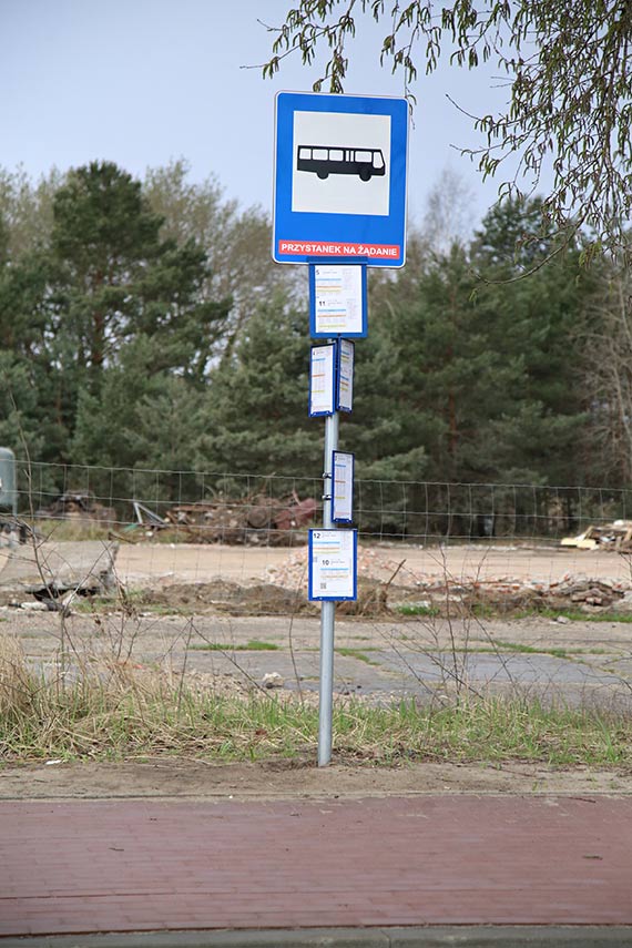 Przystanek dla… wytrwałych. Kto chce jechać „10” albo „12”, musi najpierw uklęknąć