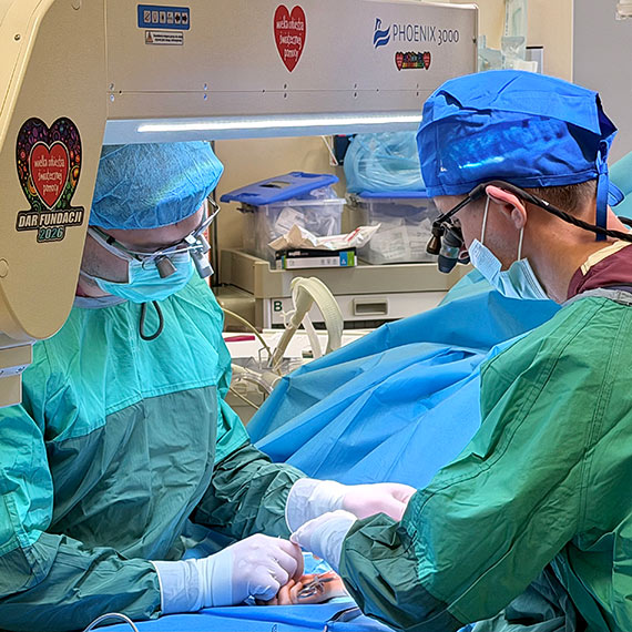 Precyzja na wag� sprawno�ci – nowoczesna skopia od WO�P ju� pracuje na bloku operacyjnym uniwersyteckiej „Jedynki” w Szczecinie