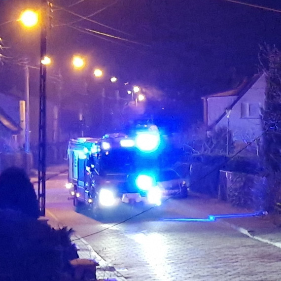 Pożar altany przy ulicy Drawskiej. Nocna akcja strażaków w Świnoujściu