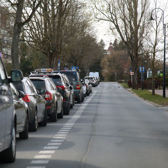 Nowe zasady parkowania w Świnoujściu od 1 maja. Im bliżej plaży, tym drożej