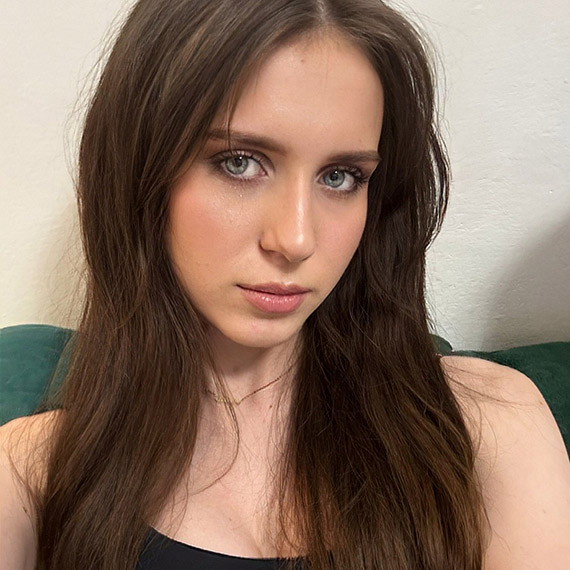 Victoria Wróbel z Międzyzdrojów w finale Miss Nastolatek Województwa Zachodniopomorskiego 2026. Mieszkańcy mogą ją wesprzeć [1]