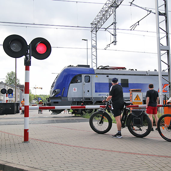 Parali� na trasie Szczecin - �winouj�cie. Awaria trakcji kolejowej zatrzyma�a poci�gi
