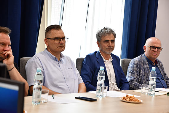 Rada Gospodarcza ju� dzia�a. Prezydent powo�a�a 20-osobowy zesp�