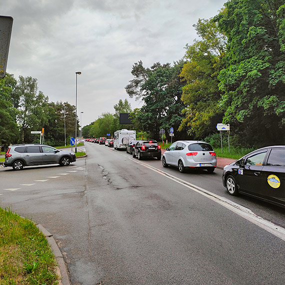 Koniec długiego weekendu. Kierowcy utknęli w korku przy wyjeździe ze Świnoujścia