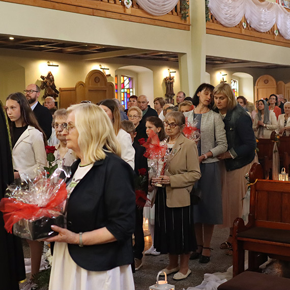 Z udziałem arcybiskupa Wiesława Śmigla. 60 lat w służbie Bogu i ludziom. Ksiądz Prałat Kazimierz Sasadeusz i 20 innych kapłanów diecezji świętowało rocznicę swoich święceń [3]