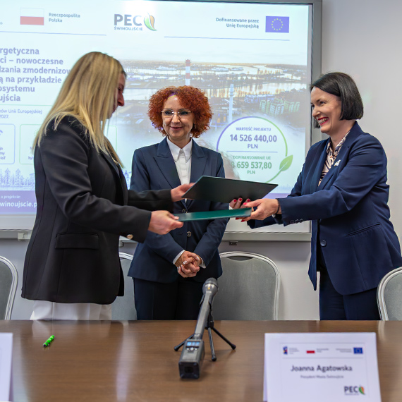  Blisko 8,7 mln z� unijnego wsparcia dla PEC. Podpisano umow� na modernizacj� sieci ciep�owniczej w �winouj�ciu. Zobacz film!