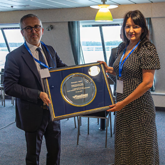 Finnlines �wi�tuje sukces trasy �winouj�cie - Malm� i zapowiada dalszy rozw�j po��czenia. Zobacz film!