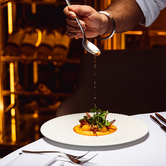 ¦winouj¶cie smakuje Michelin. Oyster i Polonaise w przewodniku Michelin 2026