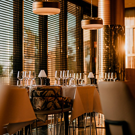 ¦winouj¶cie smakuje Michelin. Oyster i Polonaise w przewodniku Michelin 2026