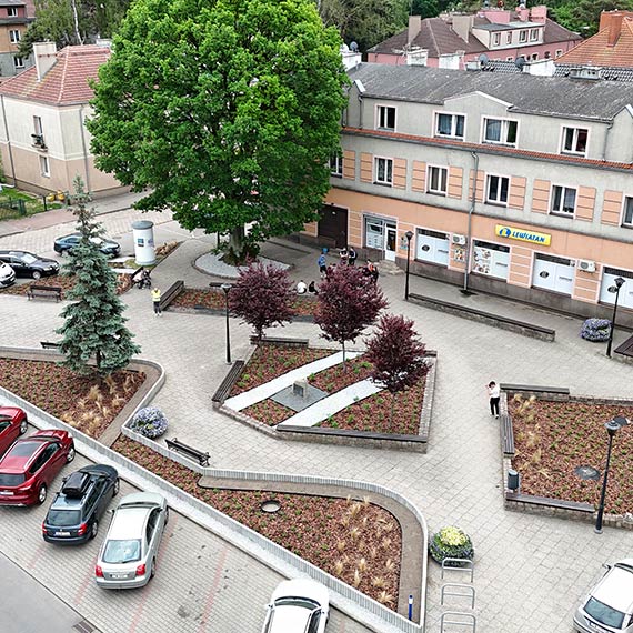Plac Borowskiego na Warszowie przechodzi metamorfozę