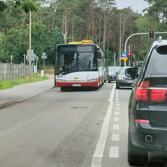 Przegubowiec w Świnoujściu unieruchomiony. Teraz czeka na diagnozę