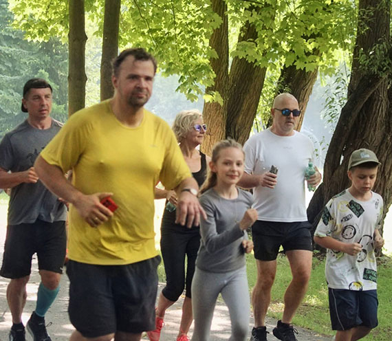 Dzie� Ojca i Dzie� Jogi na 453. parkrunie