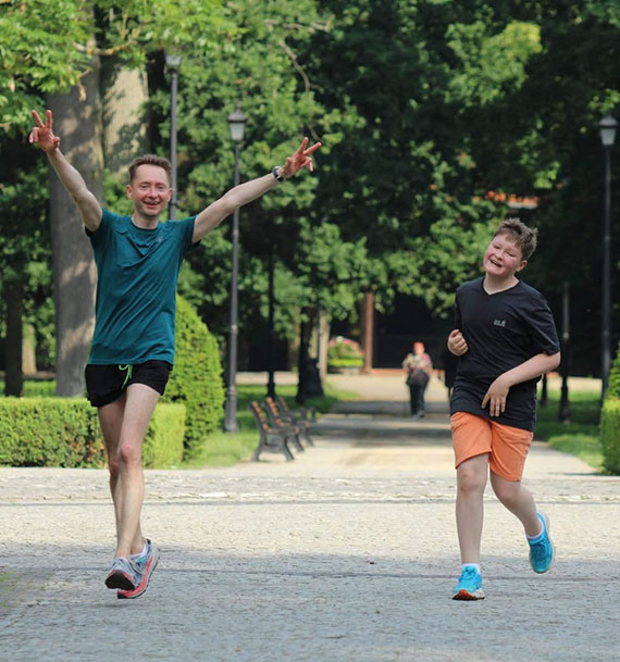 Dzie� Ojca i Dzie� Jogi na 453. parkrunie