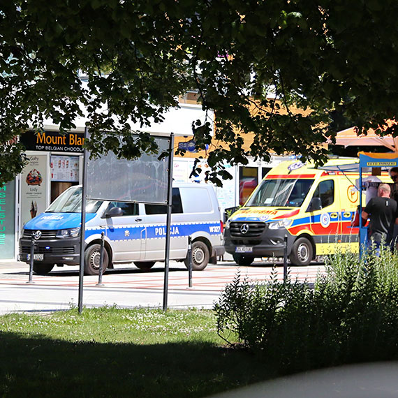 Policja interweniowała na promenadzie. Kobieta trafiła pod opiekę ratowników medycznych